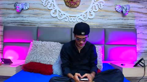 twinslovers_ online show from 3, 10, 2025