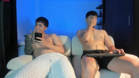 Snapshot of twintease chatting on 3, 12, 2025 twintease online show from 3, 12, 2025