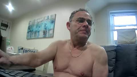 Twopeopleinlove online show from 18, 1, 2026