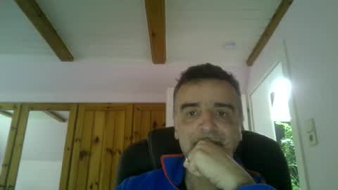 twoperes online show from 15, 5, 2026