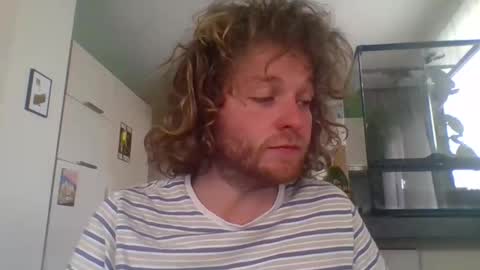 Snapshot of tworoardsdiverge chatting on 5, 6, 2026 tworoardsdiverge online show from 5, 6, 2026