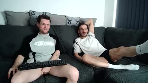 Snapshot of twotwinkhusbands chatting on 29, 7, 2026 RyanRowan online show from 29, 7, 2026