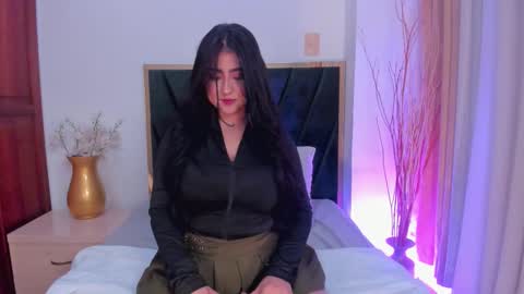 Tyanna Ferrell online show from 16, 10, 2025