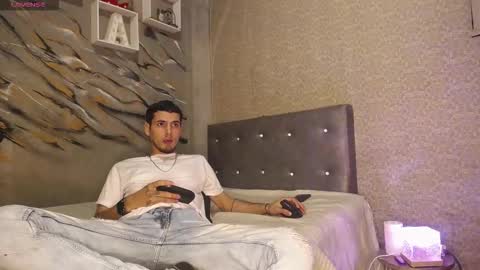 tyl3r_coop3r online show from 15, 2, 2026