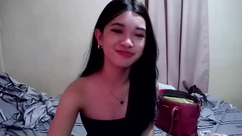 Snapshot of tyladine chatting on 1, 10, 2025 tyladine online show from 1, 10, 2025