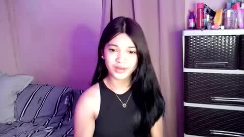 Snapshot of tyladine chatting on 8, 10, 2025 tyladine online show from 8, 10, 2025