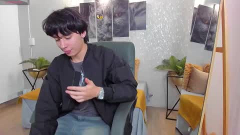 Snapshot of tyler_durtenn chatting on 14, 12, 2025 Tyler online show from 14, 12, 2025