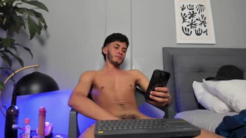Snapshot of tyler_fox_ chatting on 30, 6, 2026 Tyler Fox online show from 30, 6, 2026