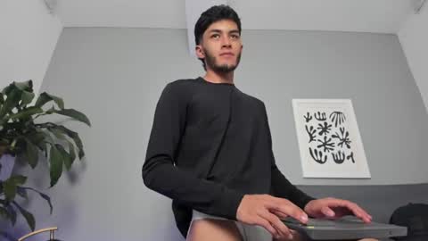 Snapshot of tyler_fox_ chatting on 2, 7, 2026 Tyler Fox online show from 2, 7, 2026