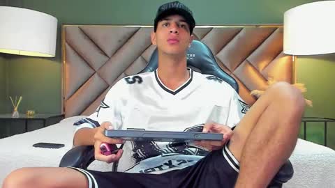 Snapshot of tyler_rodriguez chatting on 8, 10, 2025 Tyler Rodriguez online show from 8, 10, 2025
