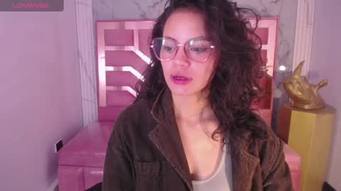 Snapshot of tyna_ch chatting on 2, 1, 2025 TYNA online show from 2, 1, 2025
