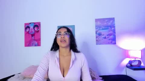 tyra   online show from 16, 10, 2025