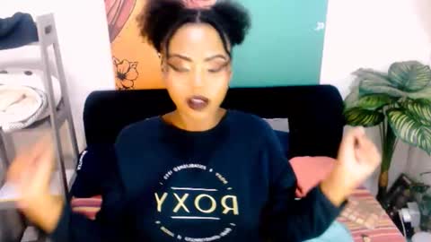 Snapshot of tyrabangz chatting on 9, 6, 2026 Tyra online show from 9, 6, 2026