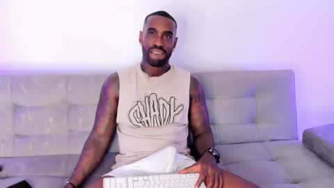 Snapshot of tyron_rulers chatting on 17, 12, 2024 Dvid Rullers online show from 17, 12, 2024