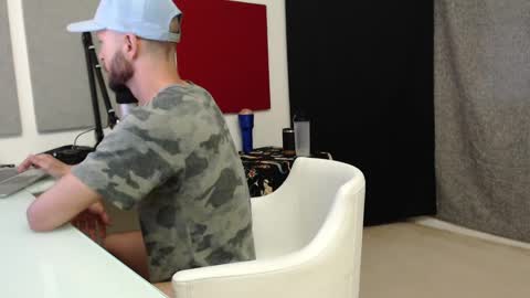 Tyrone Mattias online show from 23, 2, 2025