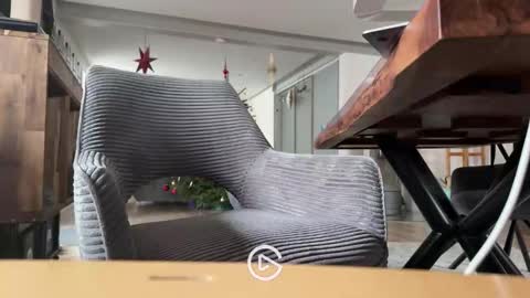 ueberdruck01 online show from 15, 12, 2025