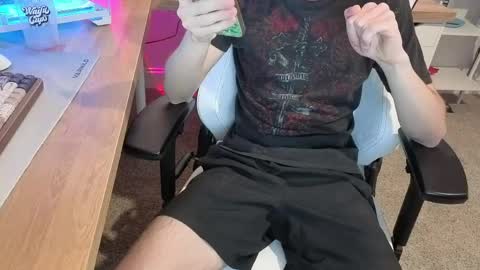 Snapshot of ufjsvskcn chatting on 6, 5, 2026 Love Lain online show from 6, 5, 2026
