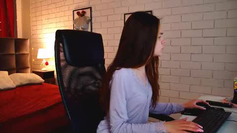 Ulia online show from 17, 4, 2026