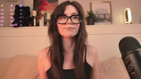 Una  online show from 17, 5, 2026