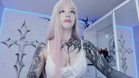Elle Danielle  online show from 15, 2, 2025