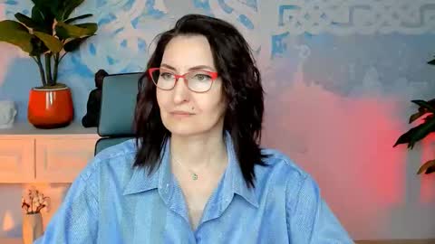 Snapshot of unatera chatting on 19, 10, 2025 UnaTera online show from 19, 10, 2025