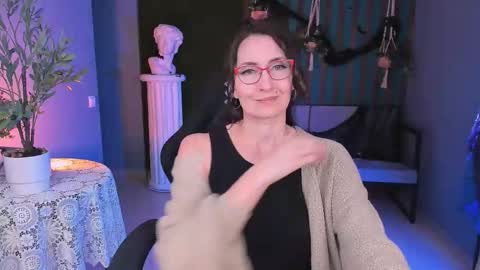 Snapshot of unatera chatting on 27, 10, 2025 UnaTera online show from 27, 10, 2025