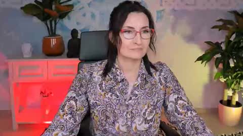 Snapshot of unatera chatting on 31, 10, 2025 UnaTera online show from 31, 10, 2025