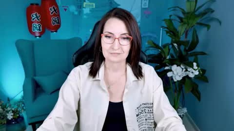 Snapshot of unatera chatting on 3, 11, 2025 UnaTera online show from 3, 11, 2025