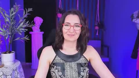 Snapshot of unatera chatting on 9, 11, 2025 UnaTera online show from 9, 11, 2025