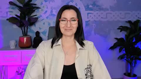 Snapshot of unatera chatting on 14, 11, 2025 UnaTera online show from 14, 11, 2025