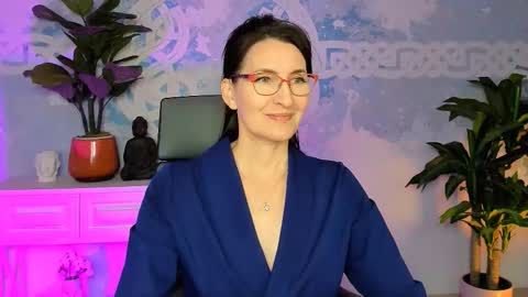 Snapshot of unatera chatting on 15, 11, 2025 UnaTera online show from 15, 11, 2025