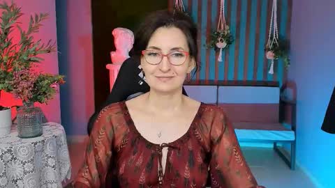 Snapshot of unatera chatting on 18, 11, 2025 UnaTera online show from 18, 11, 2025