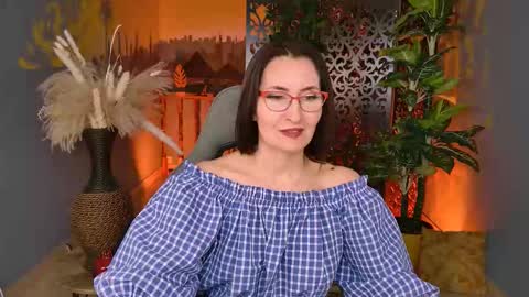 Snapshot of unatera chatting on 22, 11, 2025 UnaTera online show from 22, 11, 2025