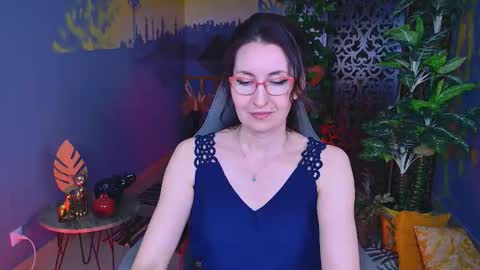 Snapshot of unatera chatting on 30, 11, 2025 UnaTera online show from 30, 11, 2025