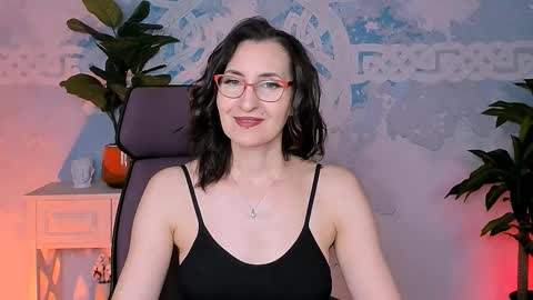 Snapshot of unatera chatting on 1, 12, 2025 UnaTera online show from 1, 12, 2025