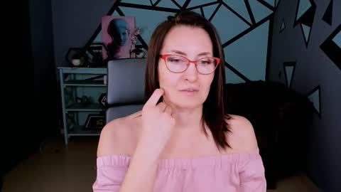 UnaTera online show from 1, 2, 2026