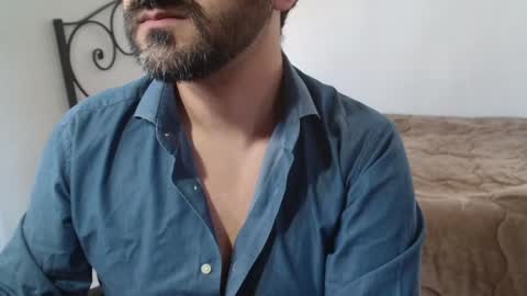 Snapshot of under_thedesk chatting on 19, 4, 2026 Giov online show from 19, 4, 2026
