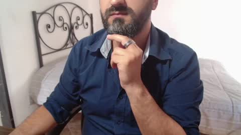 Snapshot of under_thedesk chatting on 19, 5, 2026 Giov online show from 19, 5, 2026