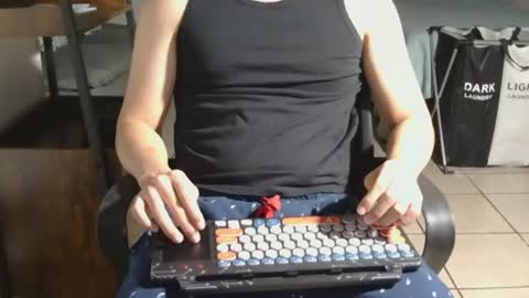 Snapshot of undressme_ chatting on 16, 7, 2026 UndressMe online show from 16, 7, 2026