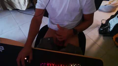 Snapshot of unicornflowers chatting on 5, 1, 2025 unicornflowers online show from 5, 1, 2025