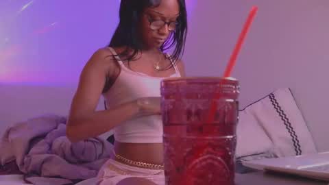 Snapshot of uniqecho chatting on 18, 3, 2026 uniqecho online show from 18, 3, 2026