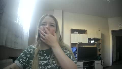 Snapshot of universeemily chatting on 15, 10, 2025 UniverseEmily online show from 15, 10, 2025