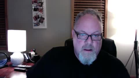 Snapshot of up2later chatting on 30, 1, 2025 up2later online show from 30, 1, 2025