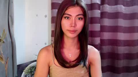 Snapshot of ur_extra_petite chatting on 25, 6, 2026 online show from 25, 6, 2026