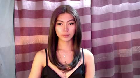 Snapshot of ur_extra_petite chatting on 26, 6, 2026 online show from 26, 6, 2026