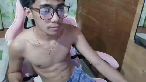 Snapshot of ur_fuckerboy chatting on 15, 5, 2026 choso online show from 15, 5, 2026