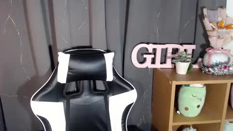 Snapshot of ur_goddess_marimar chatting on 4, 3, 2025 ur_goddess_marimar online show from 4, 3, 2025