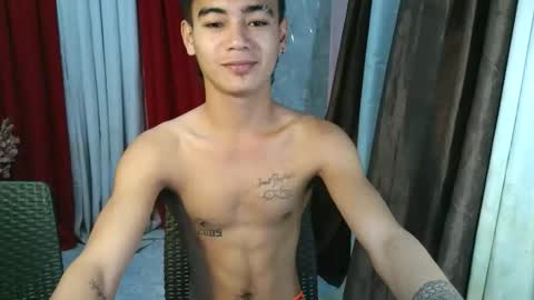 ur_naughtyboy_raphael online show from 26, 9, 2025