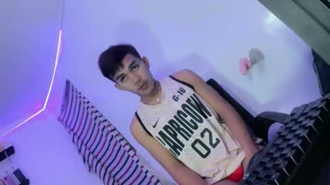 ur_shan21 online show from 19, 5, 2026