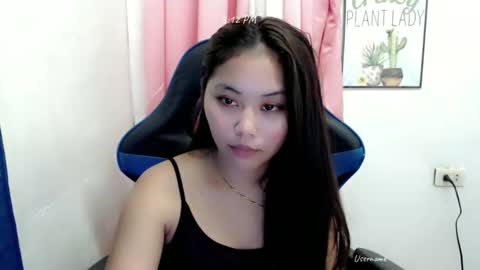 ur_small_girl online show from 30, 11, 2025